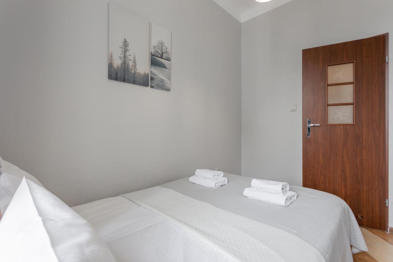 Close- Ga - Big And Bright In Location&marszalkowska Warsaw
